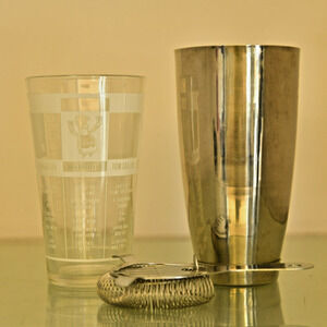 vintaage Drink Mixer Shaker and strainer mid century retro